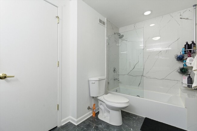 Building Photo - 1521 W Haddon Ave