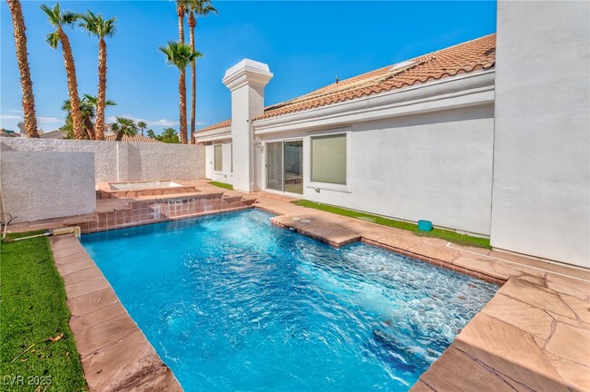 Building Photo - 8129 Pacific Cove Dr