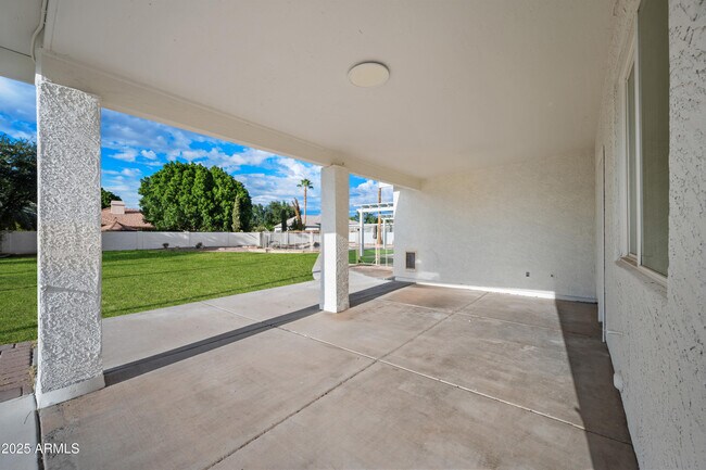 Building Photo - 4352 E Santa Rosa Pl