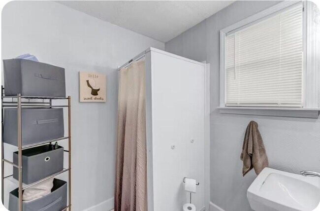 Building Photo - Furnished 1-Bedroom Apartment with Private Entrance and Free Laundry