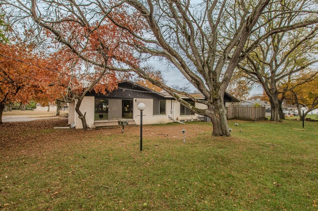 Building Photo - 22745 Wrexford Dr