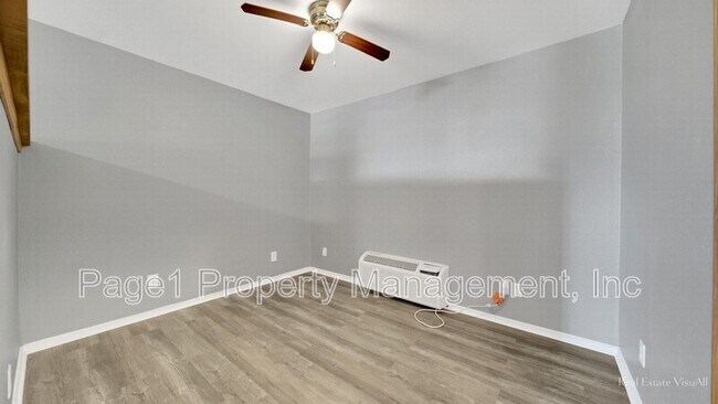 Building Photo - 1610 E Rock Falls Rd