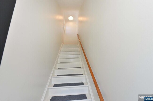 Building Photo - 244 Van Winkle Ave