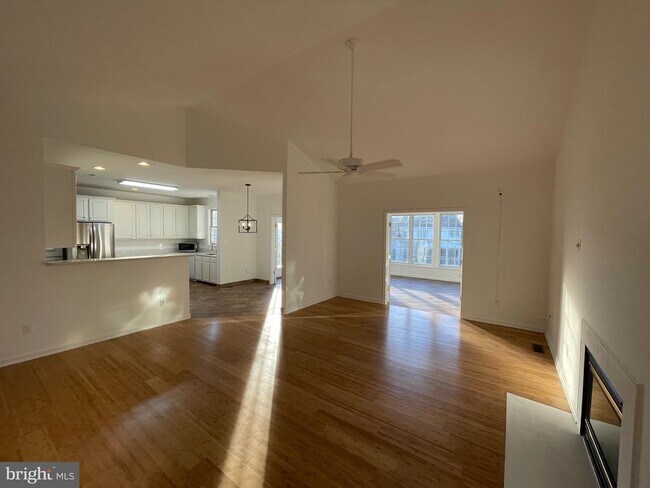 Building Photo - 25869 Flintonbridge Dr
