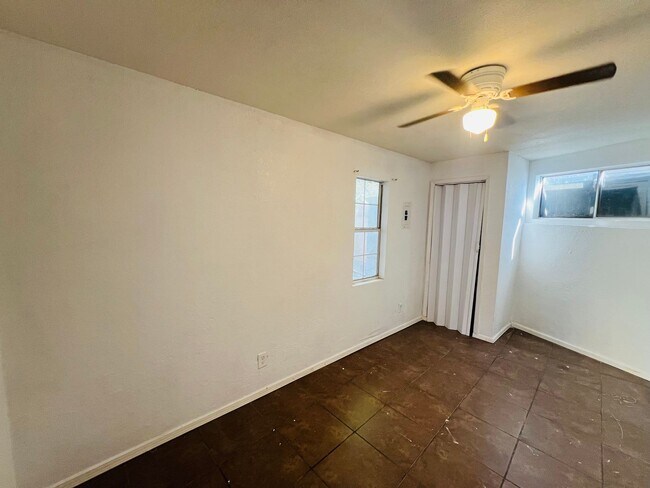 Building Photo - 129 Tassie Way