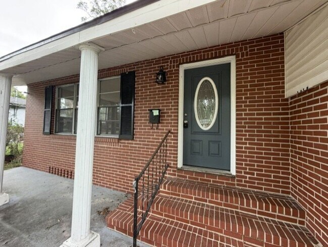 Building Photo - 1105 Timber Ln