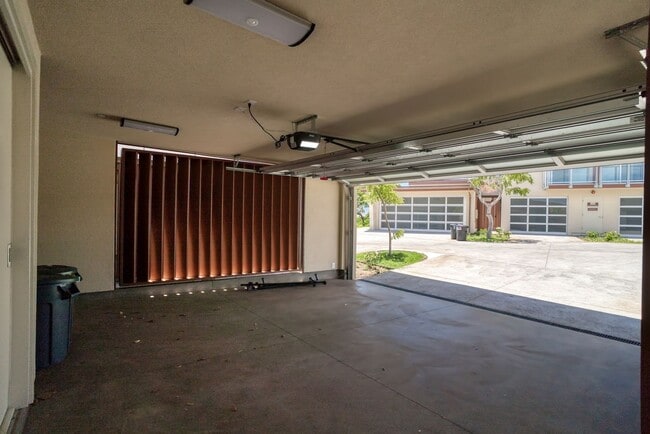 Building Photo - 197 Holokahiki Ln
