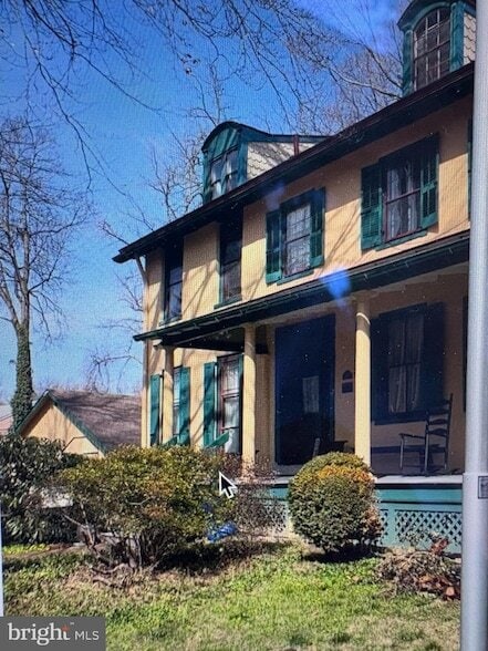 Building Photo - 113 W Beechtree Ln