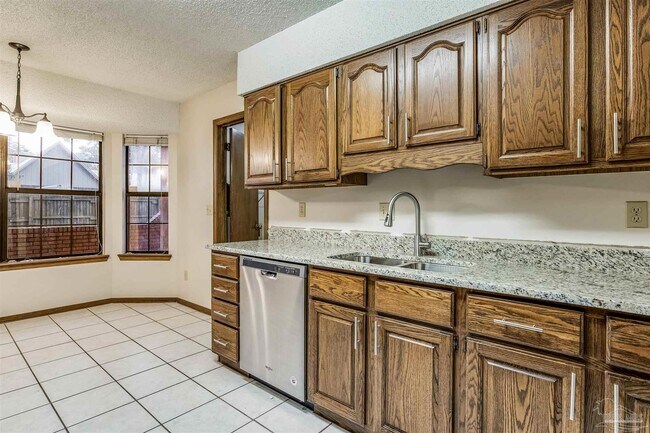 Building Photo - 6327 Heart Pine Dr