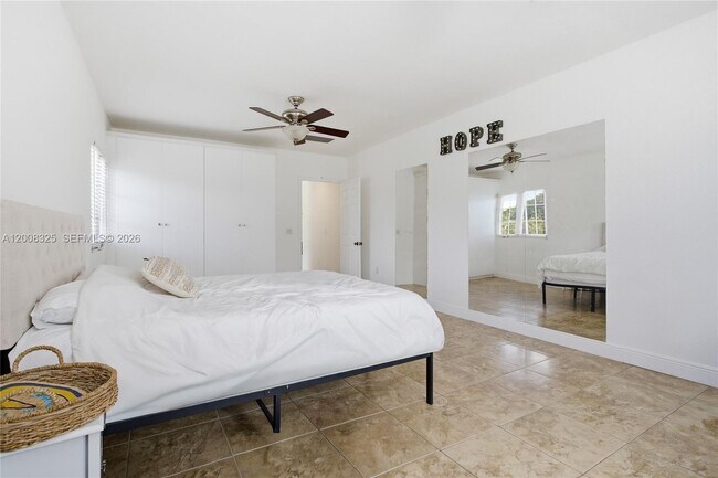 Building Photo - 20401 SW 48th Pl