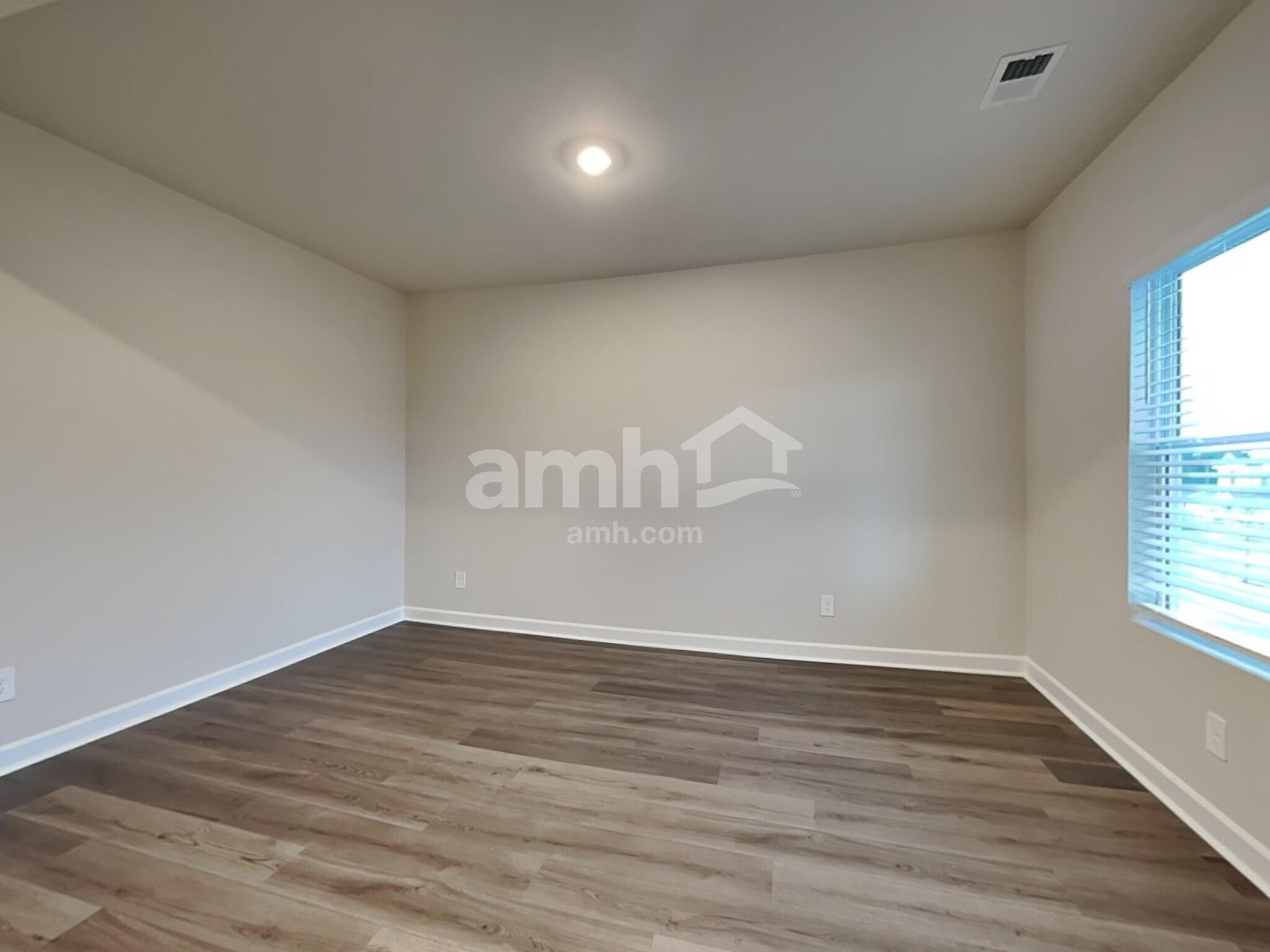 Building Photo - 223 Maxwell Dr