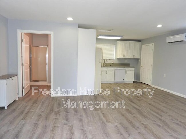 Building Photo - 2770 Rio Rico Dr