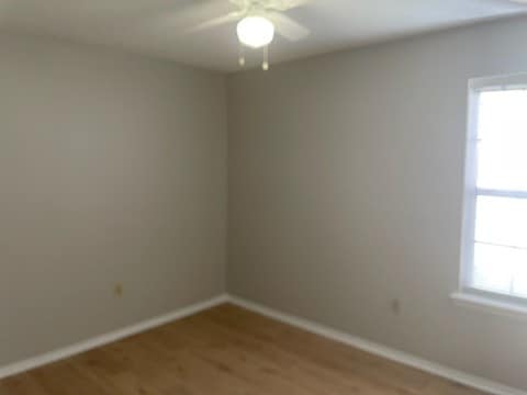 Building Photo - 1723 James Buchanan Dr