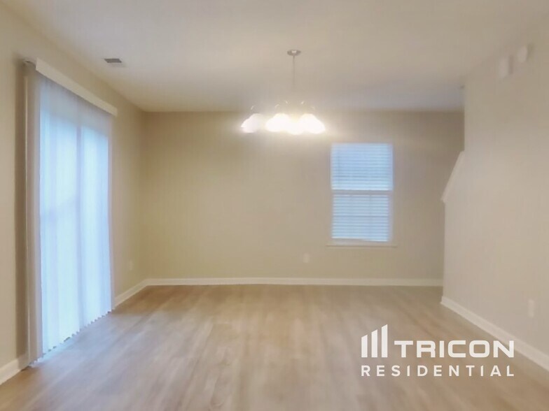 Building Photo - 129 Honey Tree Rd