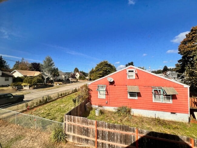 Building Photo - 2164