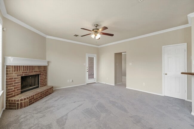 Building Photo - 4402 Emerald Leaf Dr