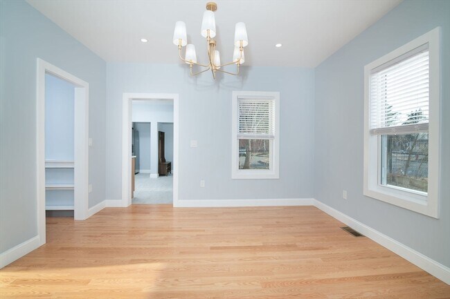 Building Photo - 45 Tainter St