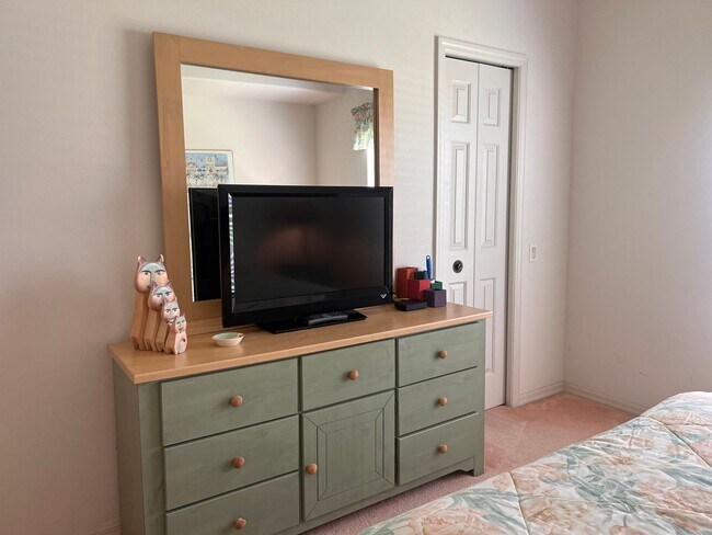 Building Photo - 2BR+Office with sleeper/2BA Single Family ...