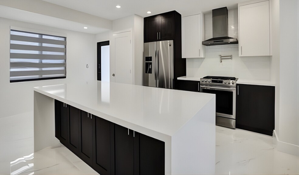 Building Photo - 7881 Hope St