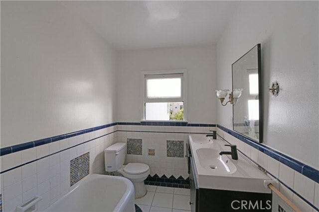 Building Photo - 915 Le Doux Rd