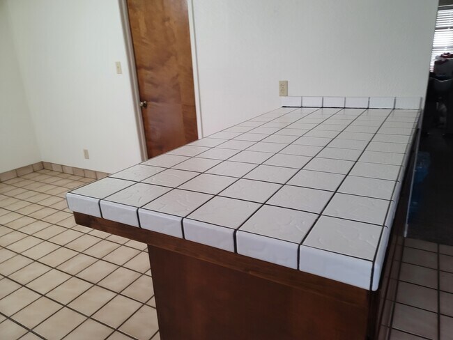 Building Photo - 930 N Indiana St