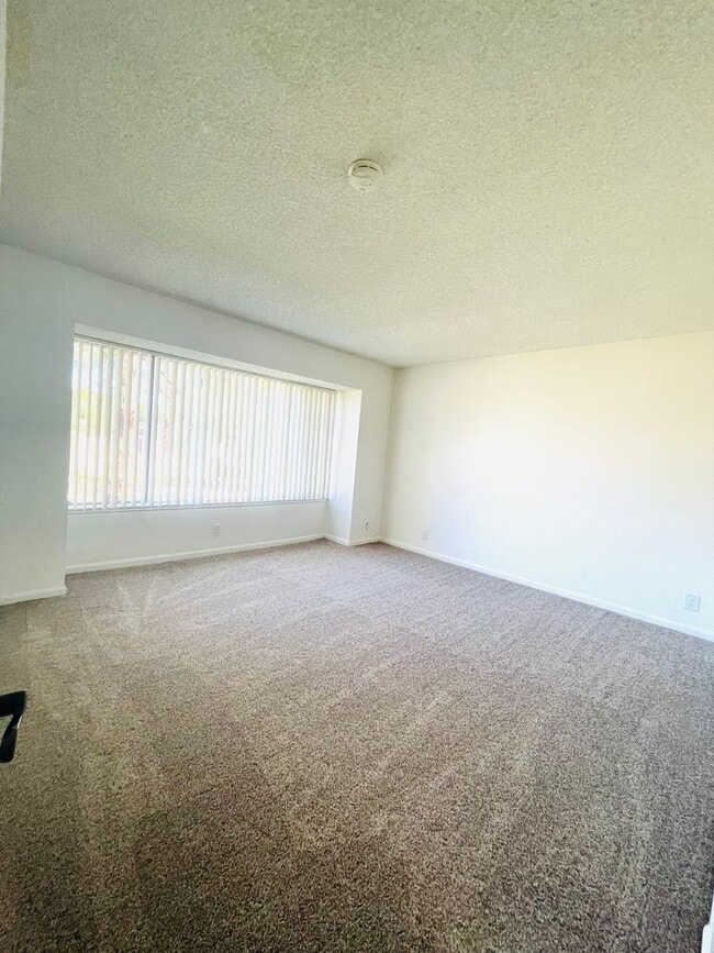 Building Photo - Todd Ranch Condo Welcome to the Todd Ranch Condo, 3-bedroom, 2-bathroom home located in the vibra...