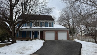 Building Photo - Hampton Oaks Colonial