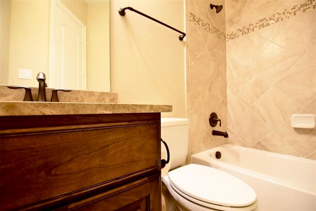 Office/Guest Bathroom - 28410 Tanner Crossing Ln