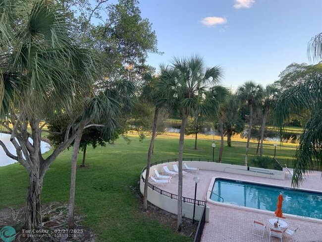 Building Photo - 2312 S Cypress Bend Dr