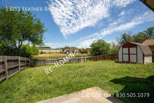 Building Photo - 13011 Feather Ridge Dr