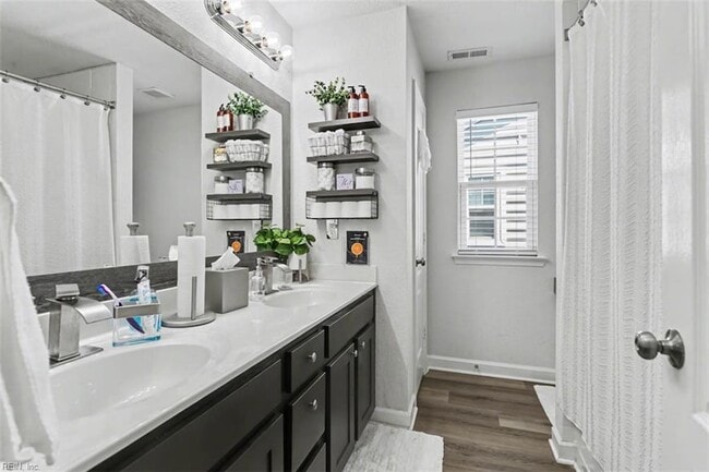 Building Photo - 326 Sedium Ln