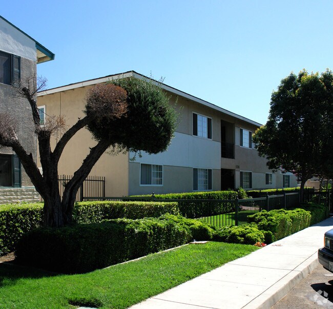 Building Photo - 1336 W Stoneridge Ct.