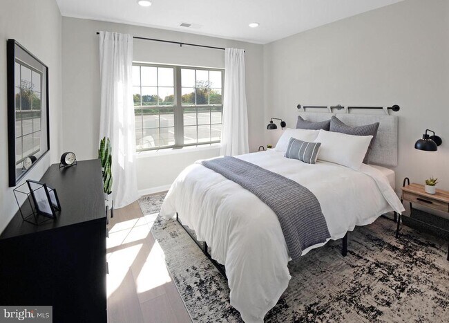 Building Photo - 415 Coleford Ln