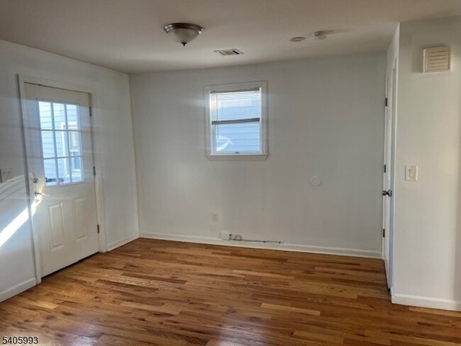 Building Photo - 58 Brill St