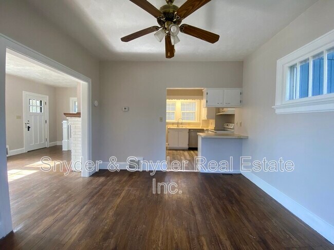 Building Photo - 623 Doris Ave