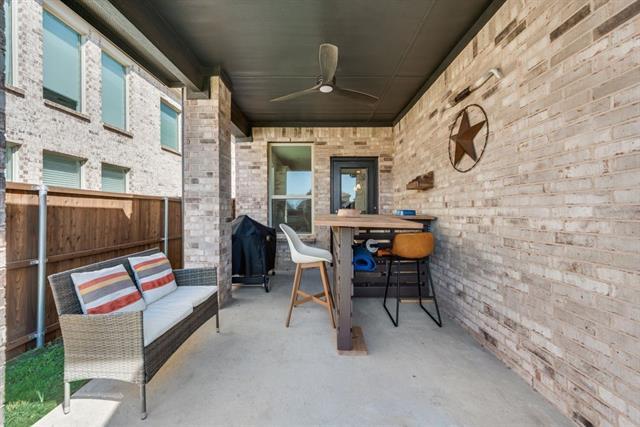 Building Photo - 1220 Canuela Way