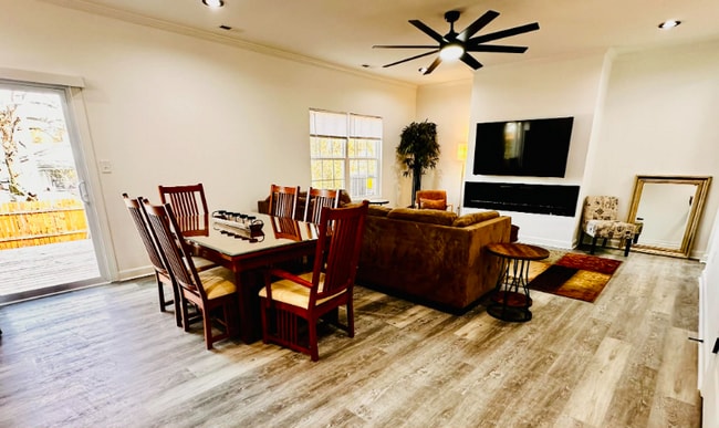 Building Photo - 236 Buxton Ave