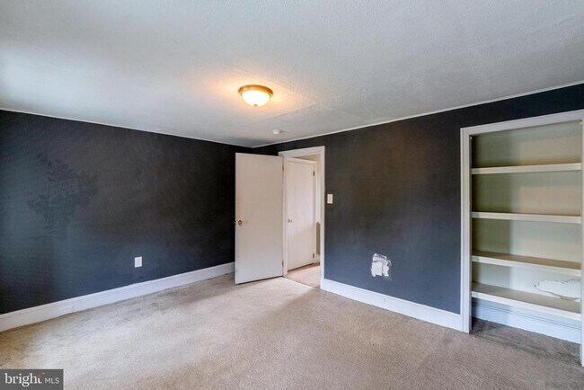Building Photo - 456 Lyceum Ave