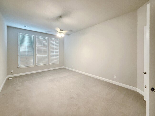 Building Photo - 6905 Broomsedge Dr