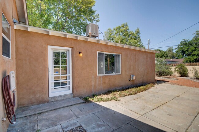 Building Photo - 3521 Smith Ave SE