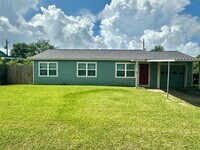 Building Photo - 2310 Kingsdale Dr