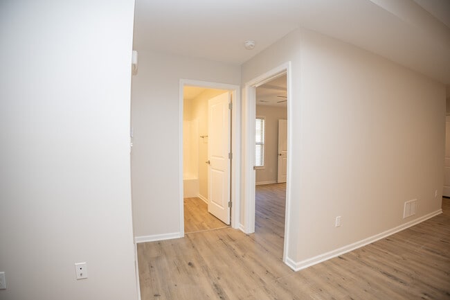 Building Photo - 834 El Dorado Dr