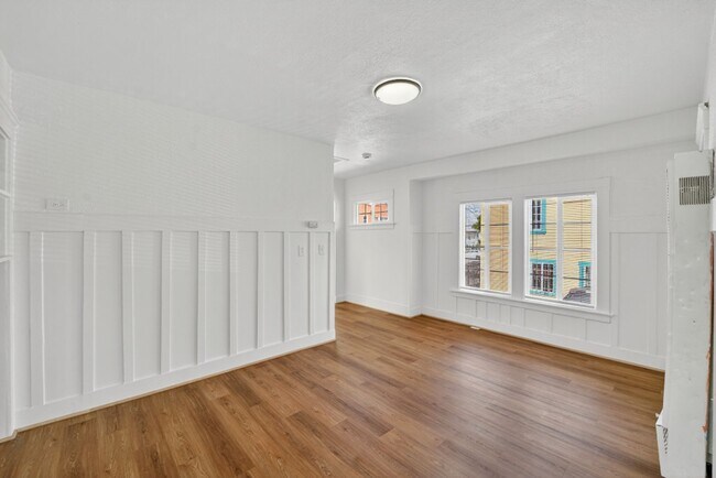 Building Photo - 4114 E 17th St