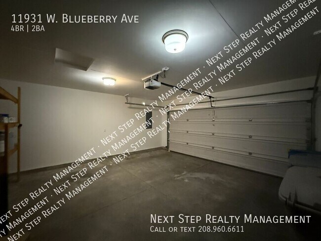 Building Photo - 11931 W Blueberry Ave