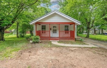 Building Photo - 1006 Junia Ave
