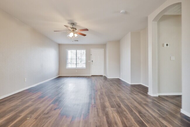 Building Photo - 809 E Rossi Ct