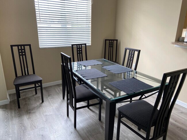 Building Photo - 616 Clearwater Park Rd