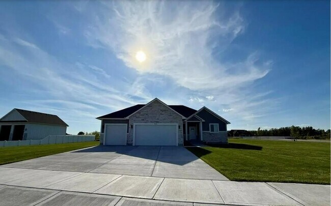 Building Photo - 5622 Glass Mountain Blvd