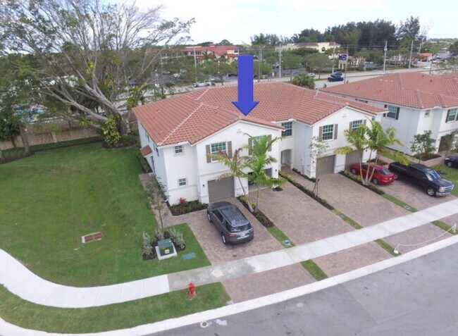 Building Photo - 6907 Broadwater Ln