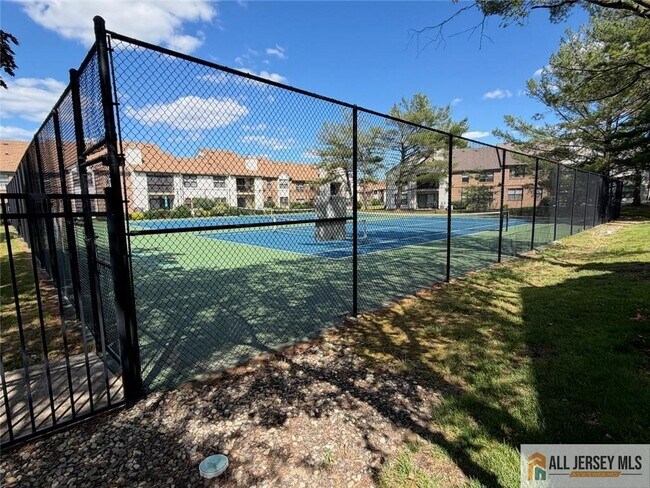 Building Photo - 601 Sunshine Ct